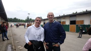 Pierre-André Brou en compagnie d'Antoine Griezmann